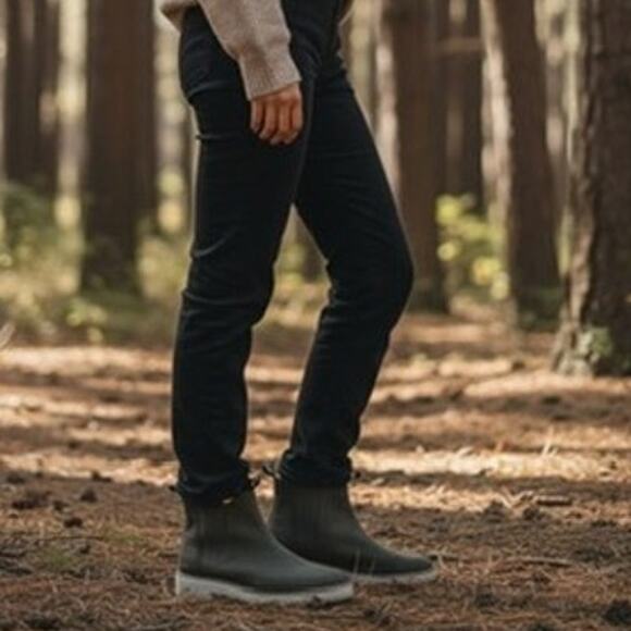 "TOMS"Bootie, Green, Skyler Boot, SZ 7, Block Heel, Tween, Preppy, Outdoors - Picture 2 of 12